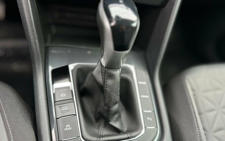 Volkswagen Tiguan II, 2021 год, 2 900 000 рублей, 21 фотография