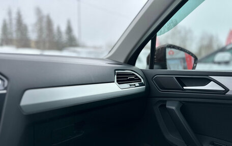 Volkswagen Tiguan II, 2021 год, 2 900 000 рублей, 22 фотография