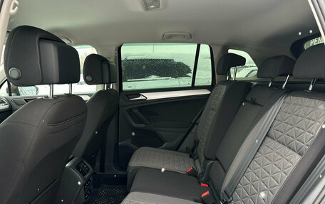 Volkswagen Tiguan II, 2021 год, 2 900 000 рублей, 24 фотография