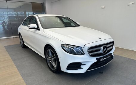 Mercedes-Benz E-Класс, 2019 год, 3 390 000 рублей, 3 фотография