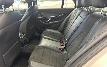 Mercedes-Benz E-Класс, 2019 год, 3 390 000 рублей, 11 фотография