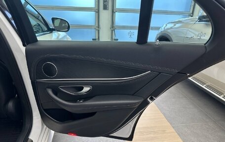 Mercedes-Benz E-Класс, 2019 год, 3 390 000 рублей, 12 фотография