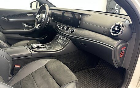 Mercedes-Benz E-Класс, 2019 год, 3 390 000 рублей, 13 фотография