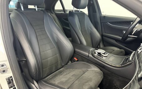 Mercedes-Benz E-Класс, 2019 год, 3 390 000 рублей, 14 фотография