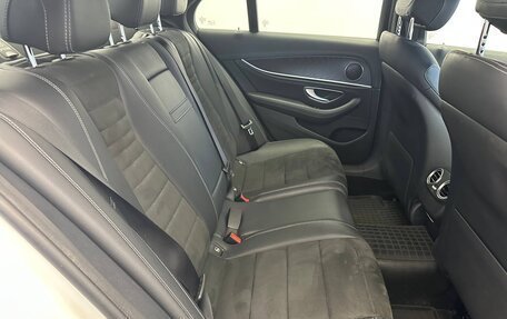 Mercedes-Benz E-Класс, 2019 год, 3 390 000 рублей, 16 фотография