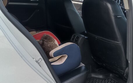 Volkswagen Jetta VI, 2010 год, 700 000 рублей, 23 фотография