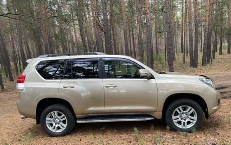 Toyota Land Cruiser Prado 150 рестайлинг 2, 2011 год, 2 550 000 рублей, 5 фотография