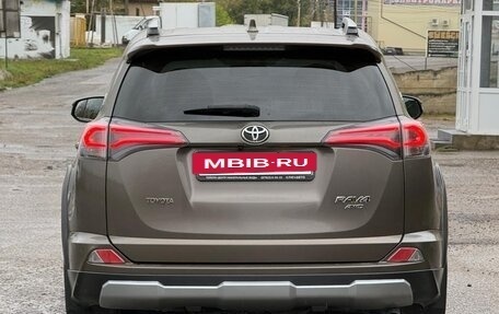 Toyota RAV4, 2017 год, 2 650 000 рублей, 4 фотография