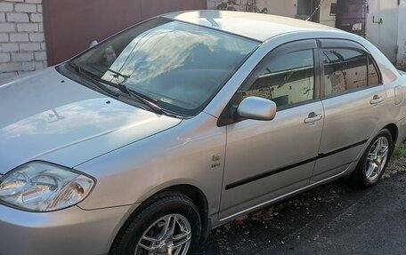 Toyota Corolla, 2003 год, 555 000 рублей, 2 фотография