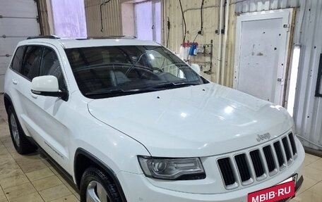 Jeep Grand Cherokee, 2013 год, 2 300 000 рублей, 2 фотография