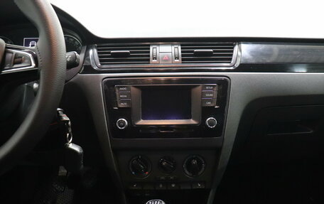 Skoda Rapid I, 2015 год, 885 000 рублей, 13 фотография