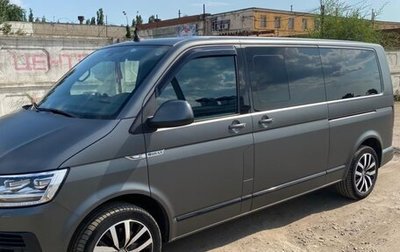 Volkswagen Multivan T6 рестайлинг, 2017 год, 6 900 000 рублей, 1 фотография