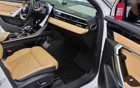 Geely Atlas, 2023 год, 2 850 000 рублей, 15 фотография