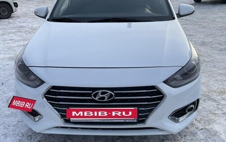 Hyundai Solaris II рестайлинг, 2018 год, 900 000 рублей, 3 фотография