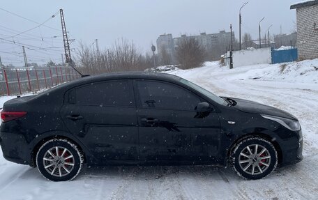 KIA Rio IV, 2017 год, 890 000 рублей, 2 фотография