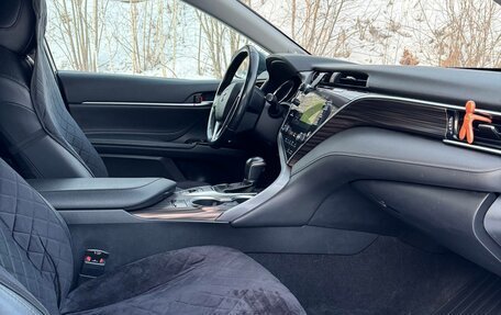 Toyota Camry, 2018 год, 2 820 000 рублей, 8 фотография