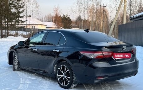 Toyota Camry, 2018 год, 2 820 000 рублей, 3 фотография