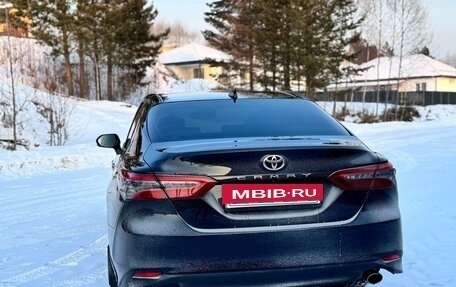 Toyota Camry, 2018 год, 2 820 000 рублей, 4 фотография