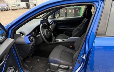 Toyota C-HR I рестайлинг, 2021 год, 6 фотография