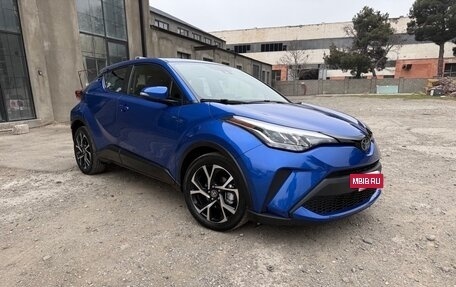 Toyota C-HR I рестайлинг, 2021 год, 2 фотография