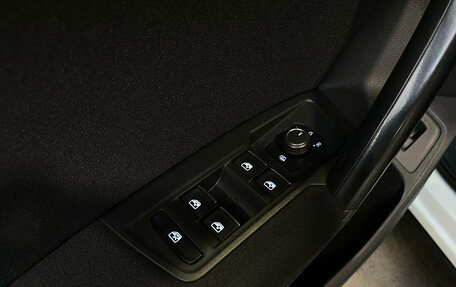 Volkswagen Tiguan II, 2017 год, 2 370 000 рублей, 17 фотография