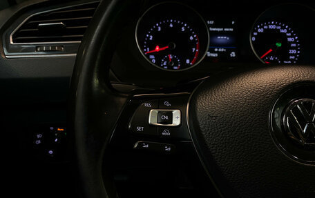 Volkswagen Tiguan II, 2017 год, 2 370 000 рублей, 19 фотография