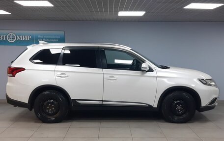 Mitsubishi Outlander III рестайлинг 3, 2017 год, 1 983 000 рублей, 4 фотография