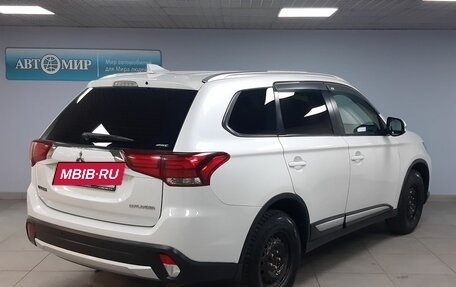 Mitsubishi Outlander III рестайлинг 3, 2017 год, 1 983 000 рублей, 5 фотография
