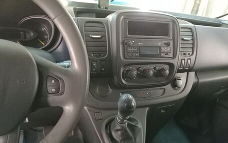 Opel Vivaro B, 2015 год, 1 790 000 рублей, 14 фотография