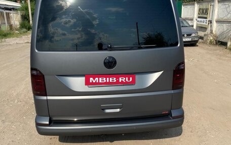 Volkswagen Multivan T6 рестайлинг, 2017 год, 6 900 000 рублей, 5 фотография