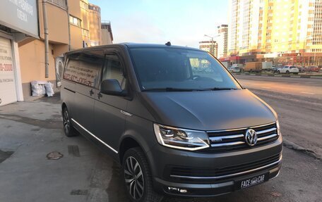 Volkswagen Multivan T6 рестайлинг, 2017 год, 6 900 000 рублей, 9 фотография