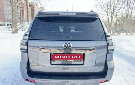Toyota Land Cruiser Prado 150 рестайлинг 2, 2021 год, 4 900 000 рублей, 6 фотография