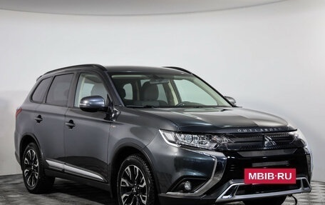 Mitsubishi Outlander III рестайлинг 3, 2022 год, 3 099 000 рублей, 3 фотография