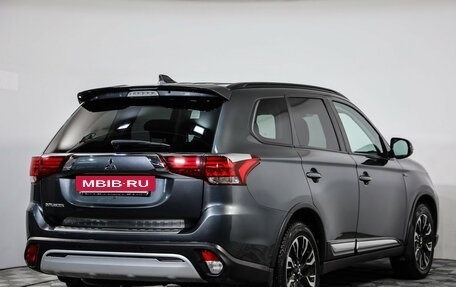 Mitsubishi Outlander III рестайлинг 3, 2022 год, 3 099 000 рублей, 5 фотография