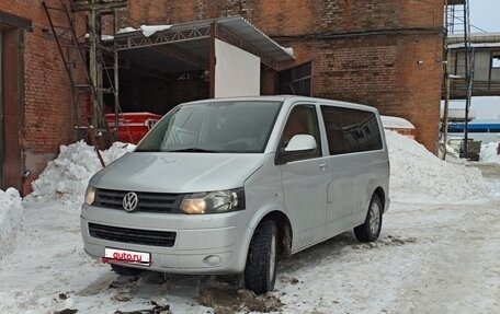 Volkswagen Caravelle T5, 2012 год, 1 900 000 рублей, 1 фотография