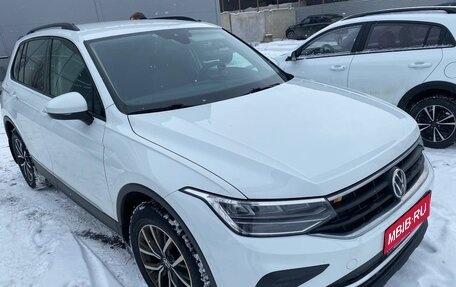 Volkswagen Tiguan II, 2021 год, 2 950 000 рублей, 1 фотография