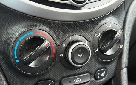 Hyundai Solaris II рестайлинг, 2011 год, 730 000 рублей, 12 фотография