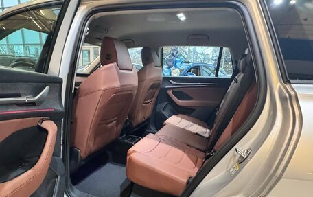 Skoda Kodiaq, 2025 год, 6 400 000 рублей, 24 фотография