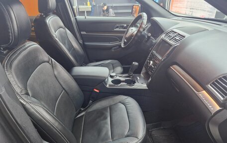 Ford Explorer VI, 2018 год, 3 900 000 рублей, 19 фотография