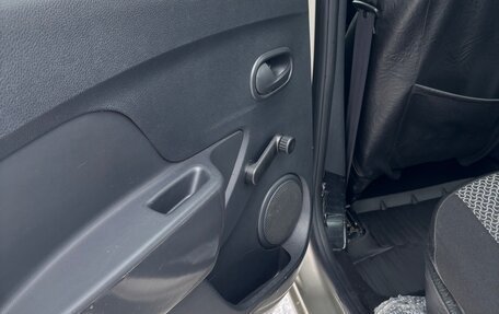 Renault Logan II, 2017 год, 890 000 рублей, 10 фотография