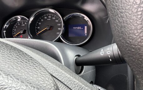 Renault Logan II, 2017 год, 890 000 рублей, 8 фотография