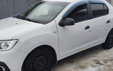 Renault Logan II, 2017 год, 510 000 рублей, 2 фотография