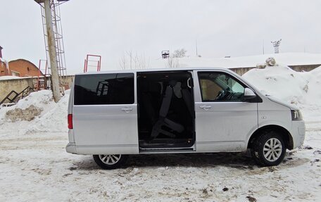 Volkswagen Caravelle T5, 2012 год, 1 900 000 рублей, 2 фотография