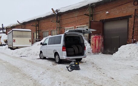 Volkswagen Caravelle T5, 2012 год, 1 900 000 рублей, 8 фотография