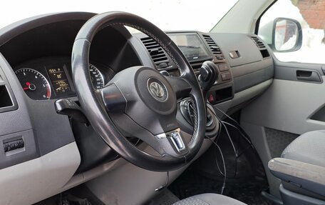 Volkswagen Caravelle T5, 2012 год, 1 900 000 рублей, 13 фотография