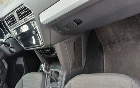 Volkswagen Tiguan II, 2021 год, 2 950 000 рублей, 10 фотография