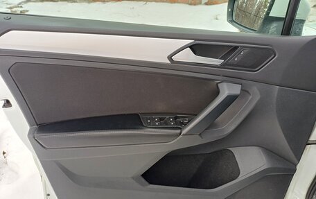 Volkswagen Tiguan II, 2021 год, 2 950 000 рублей, 19 фотография