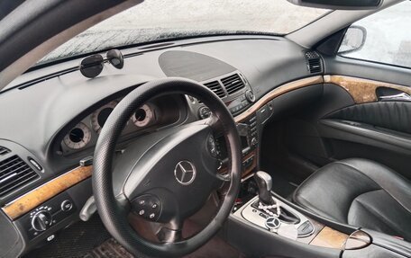 Mercedes-Benz E-Класс, 2005 год, 630 000 рублей, 1 фотография