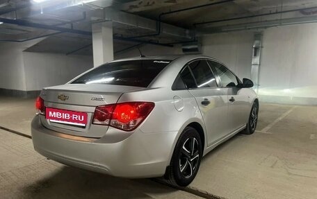 Chevrolet Cruze II, 2011 год, 800 000 рублей, 2 фотография