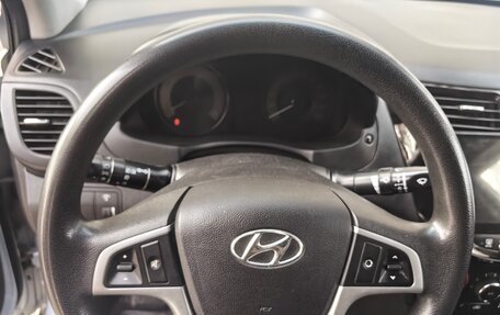 Hyundai Solaris II рестайлинг, 2011 год, 570 000 рублей, 20 фотография